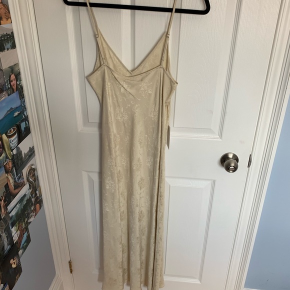 Aritizia Cream Slip Dress - Picture 7 of 7